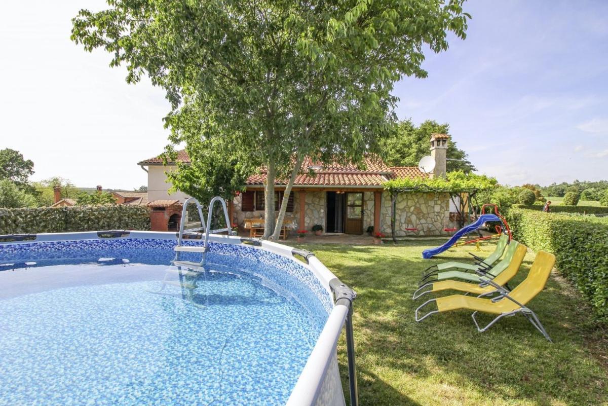 Villa Dea in Kmeti  Žminj Exterior foto